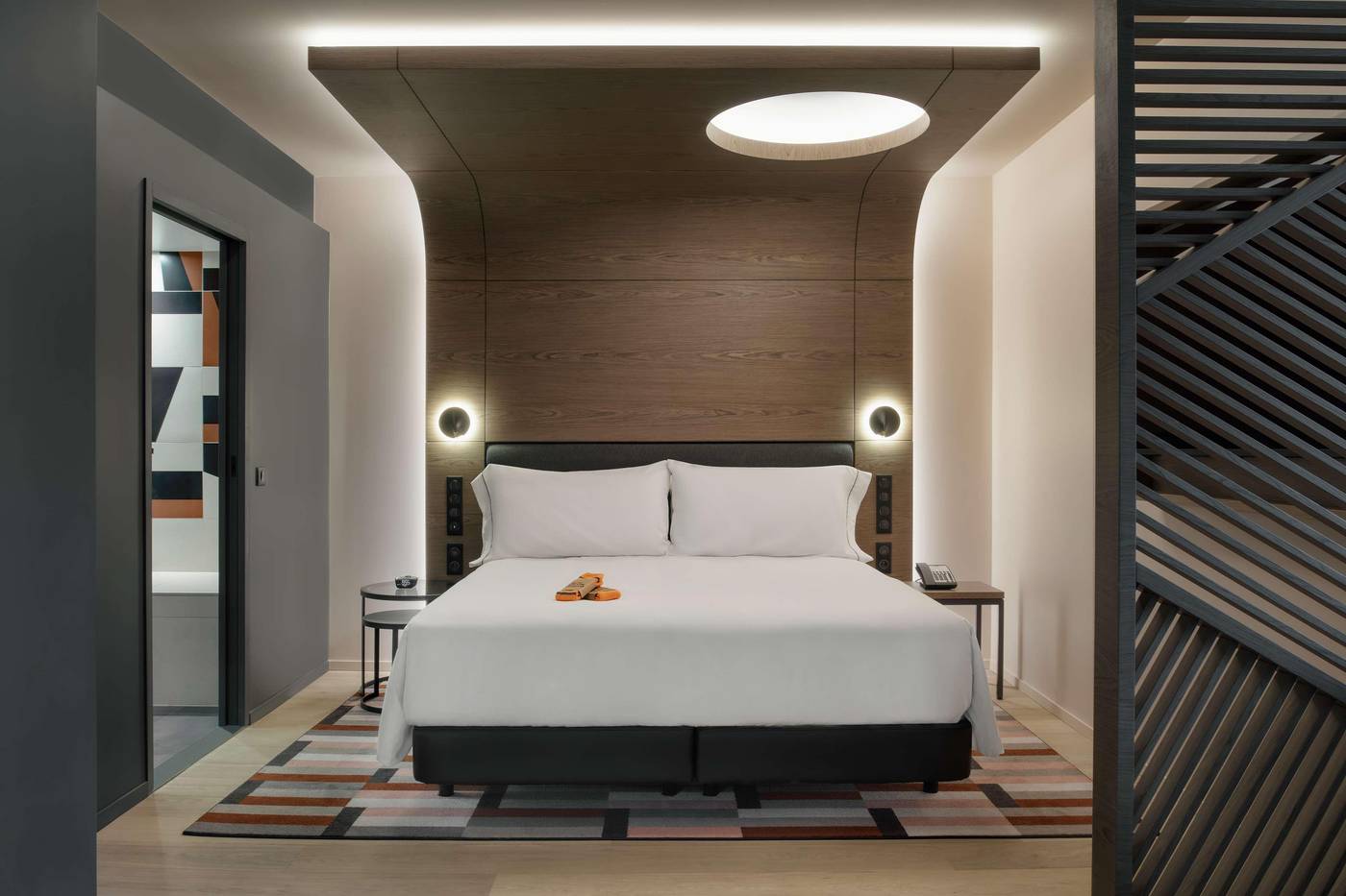 Canopy-By-Hilton-Paris-Eiffel-Tower-Room-32