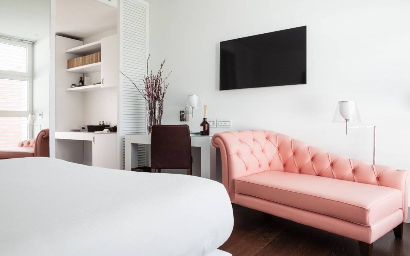 Magna-Pars---LHotel-a-Parfum-Room-3