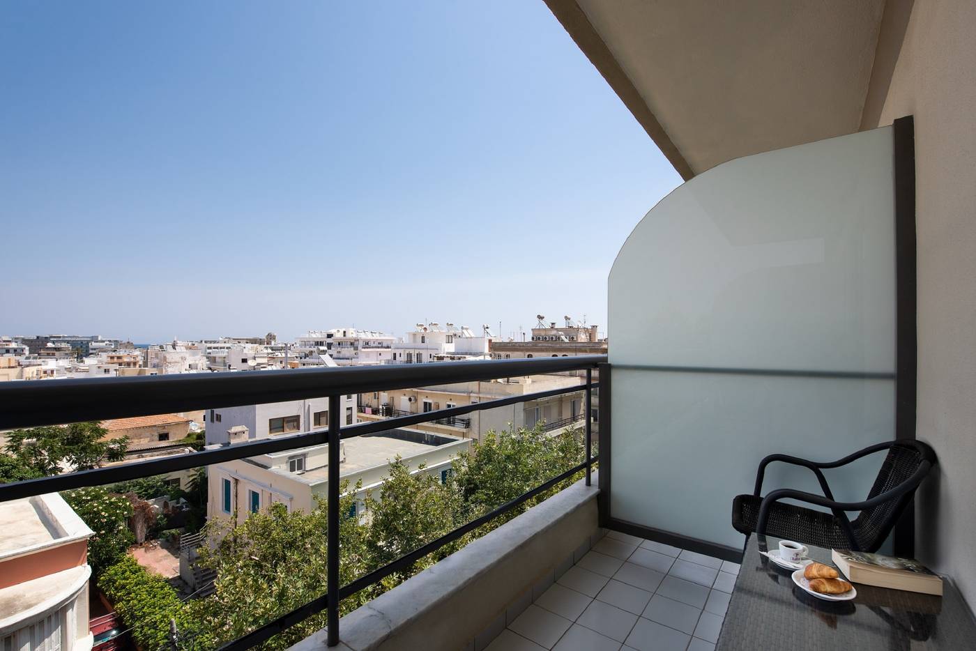 Angela-Hotel-Downtown-Rooms-Room-41