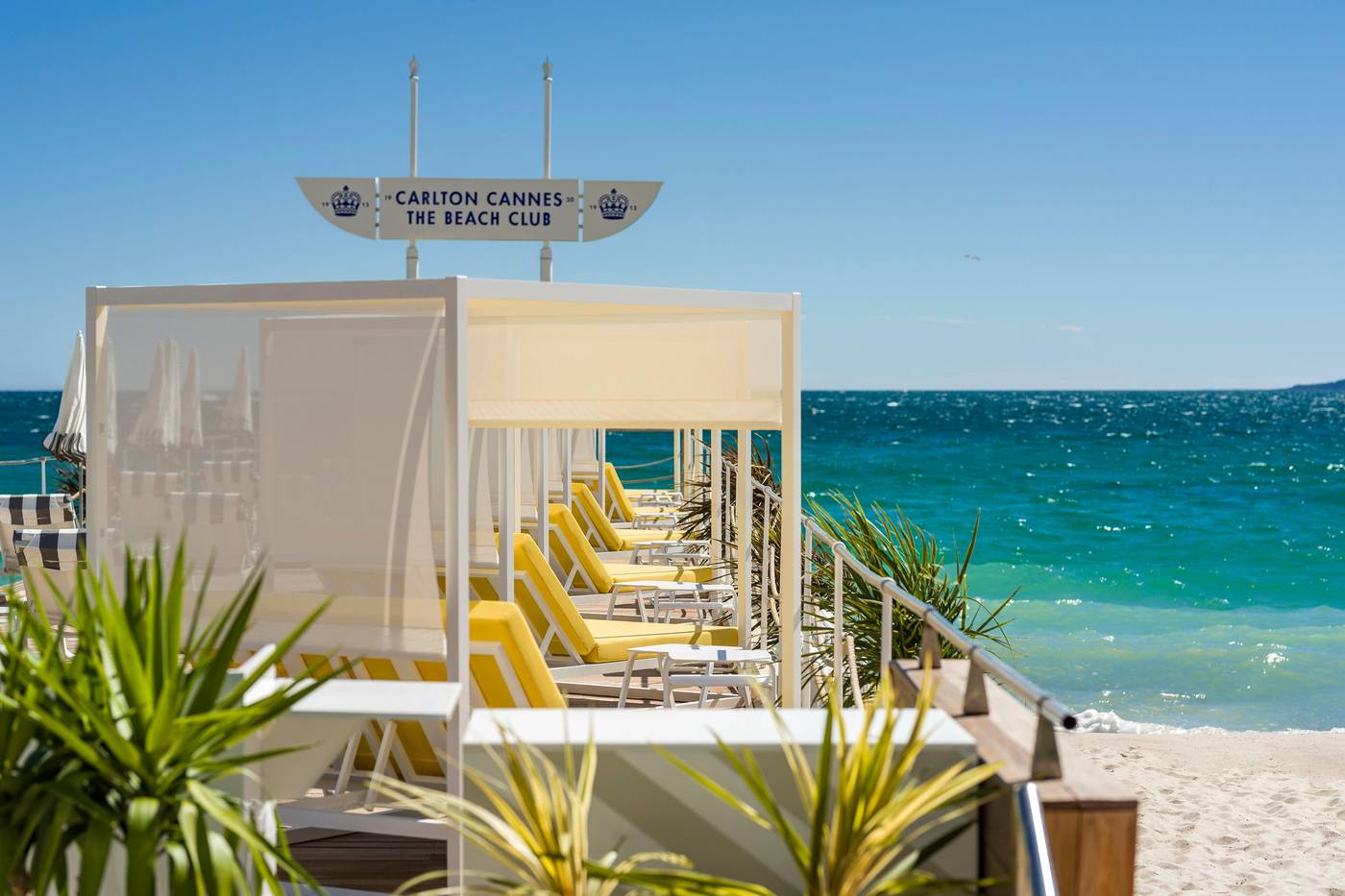 Regent-Carlton-Cannes-Beach-24