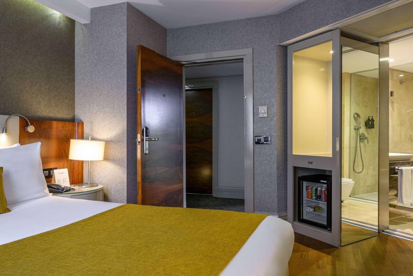 Ramada-Istanbul-Grand-Bazaar-Room-29