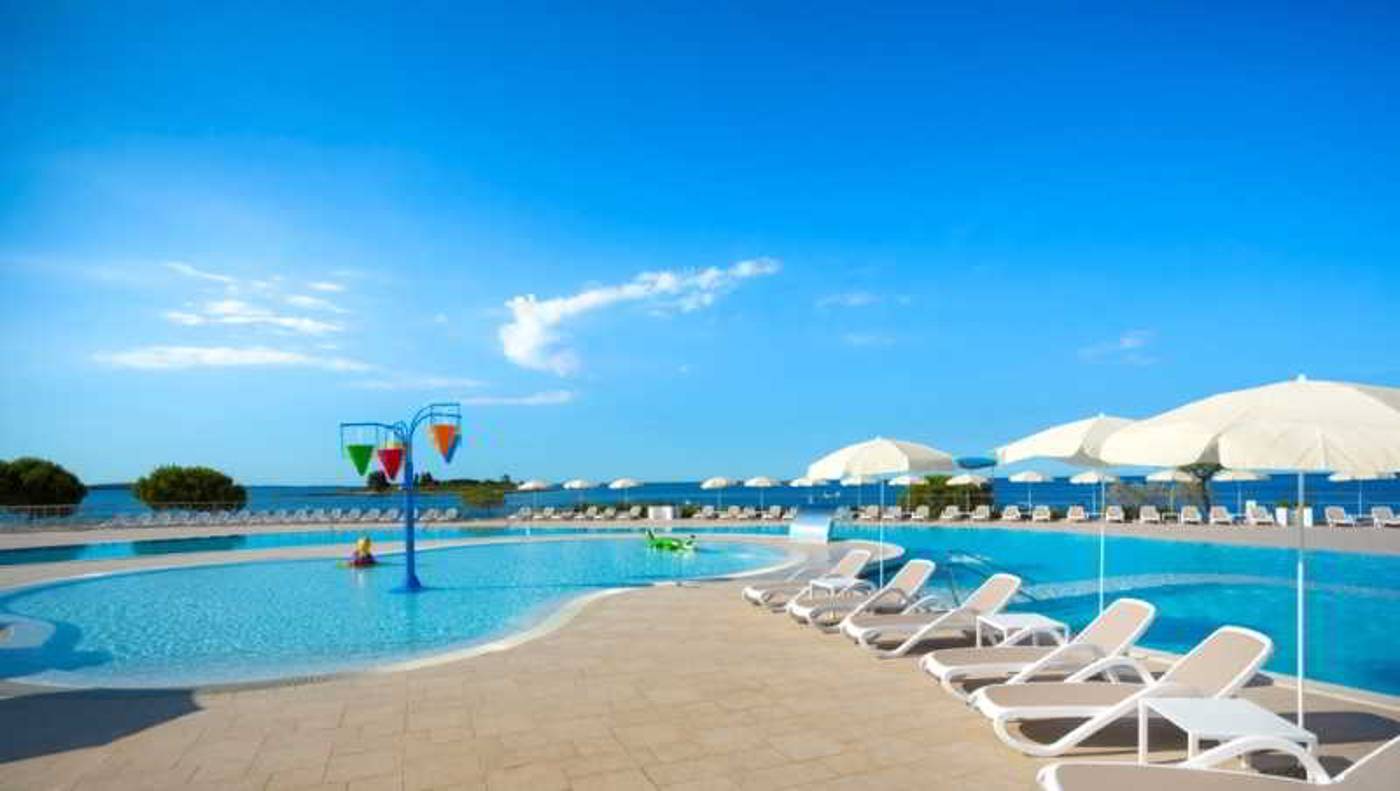 Maistra-Select-Villas-Rubin-Resort-Pool-9