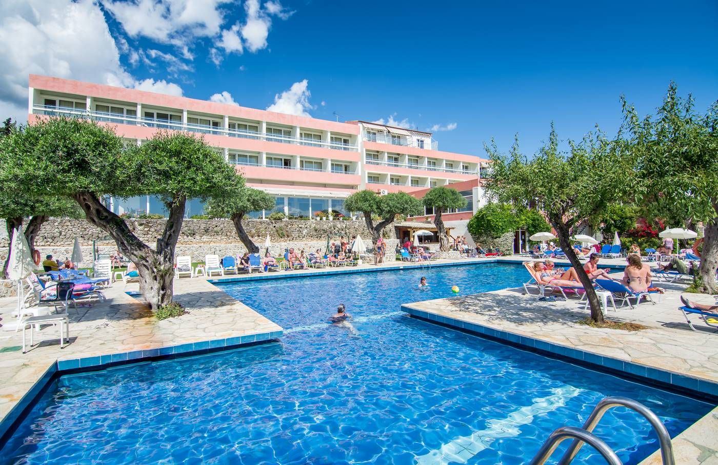 Alexandros-Pool-1