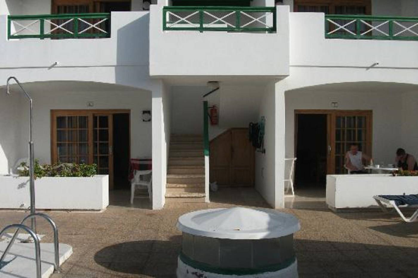 Apartamentos-Isabel-Lobby-5