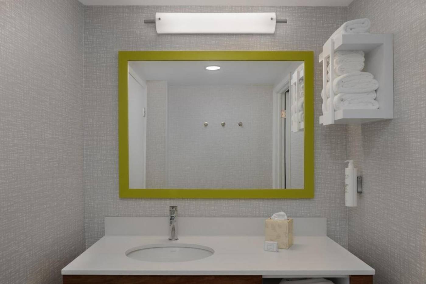 Hampton Inn & Suites by Hilton Toronto Downtown-Canada-TORONTO-Room-7