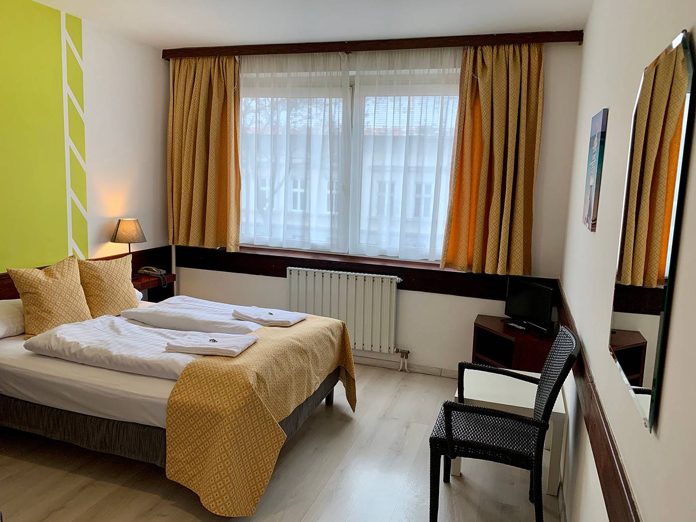 Gloria-Budapest-City-Center-Room-13
