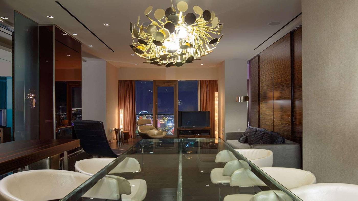 Palms-Place-Hotel-and-Spa-Room-5