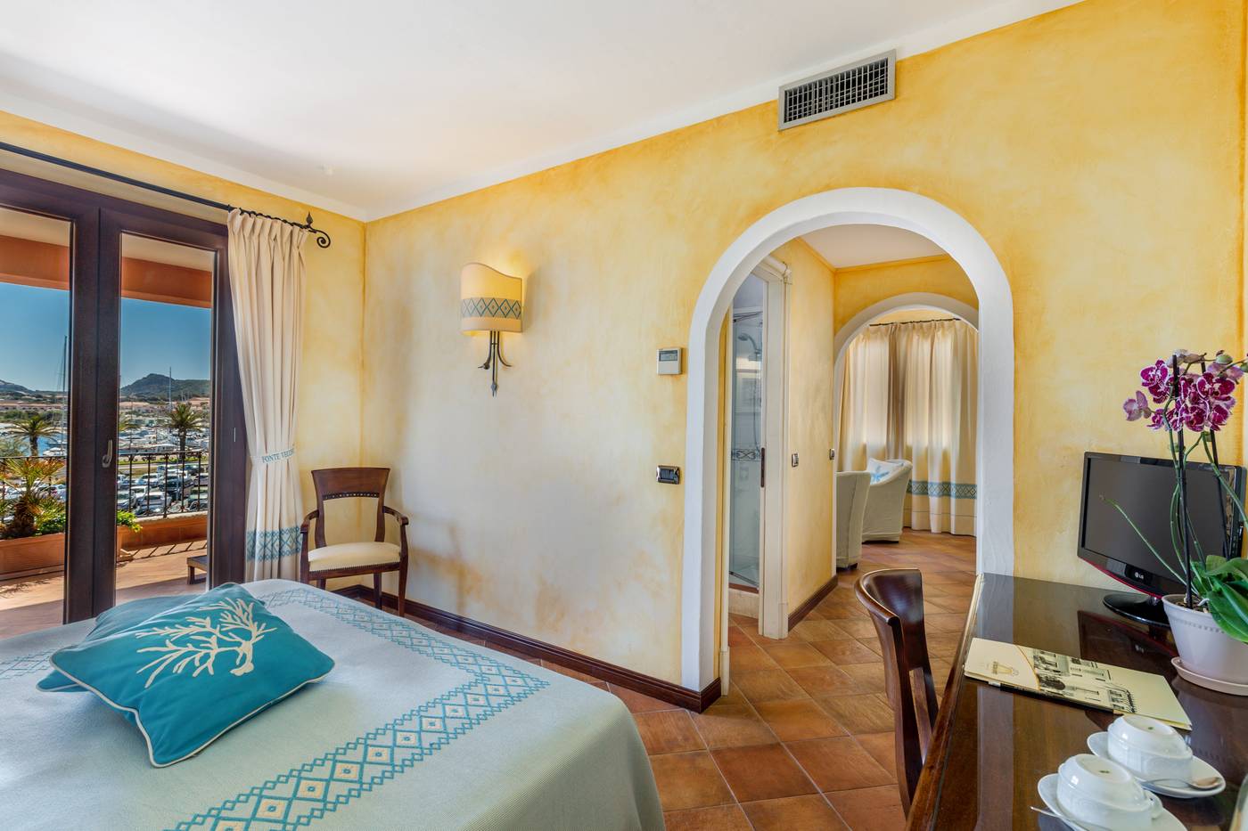 La-Vecchia-Fonte-Room-12