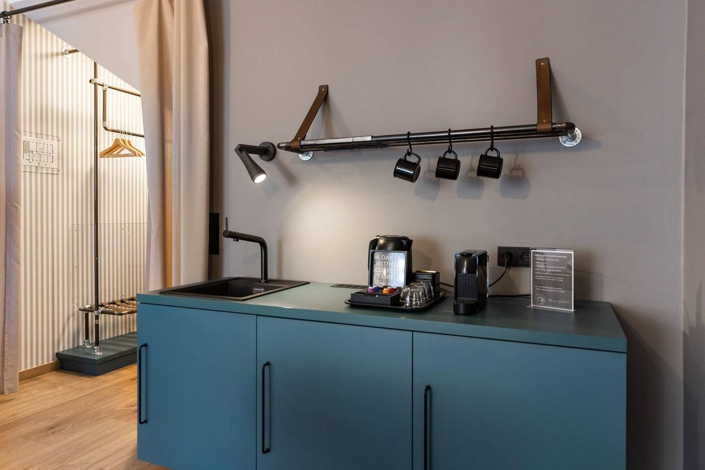 Miss-Sophie-s-Downtown-Room-18