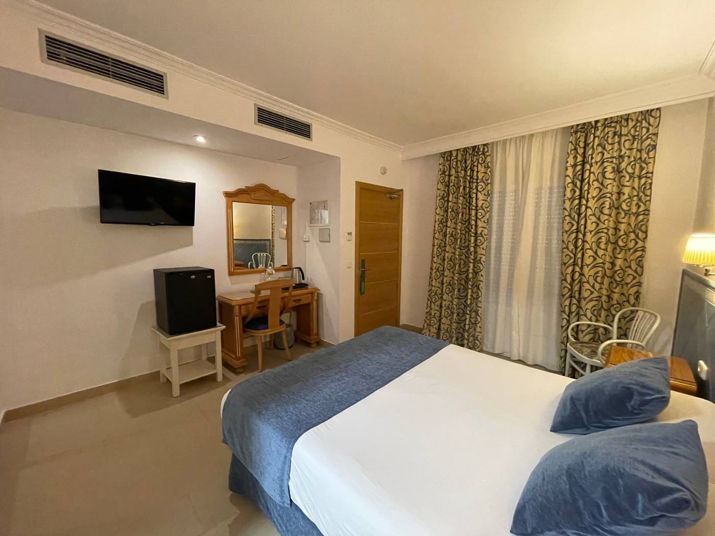 Plaza-Cavana-Room-29