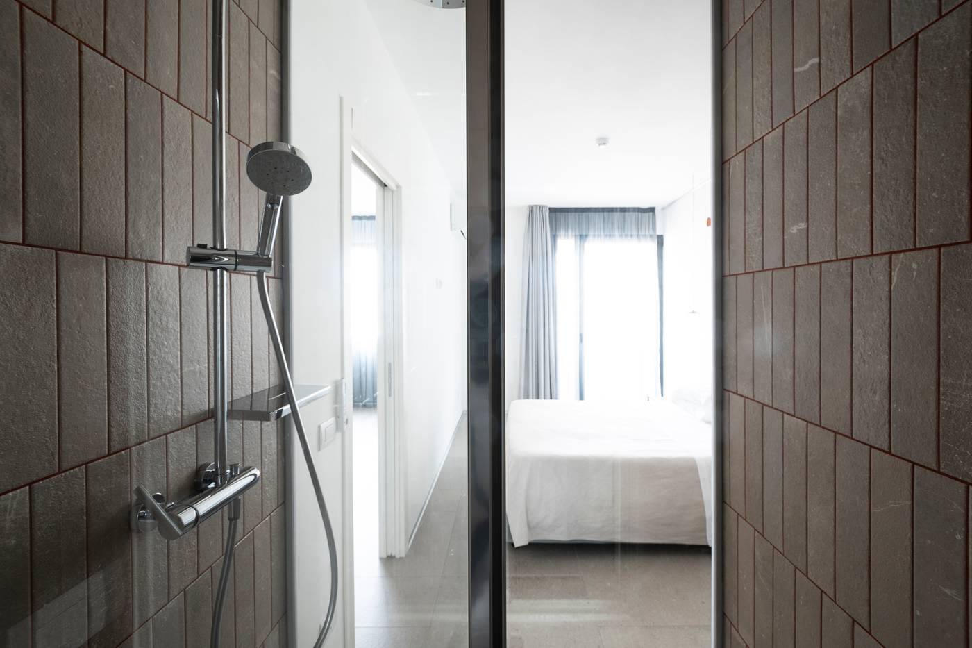 Alkamuri-Posh-Hotel---Spa-Room-61