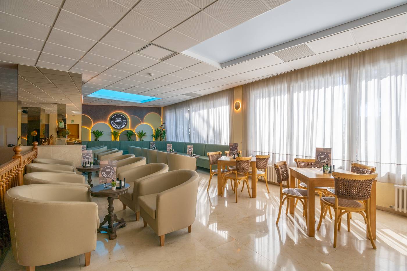 Parasol-Garden-Bar-51