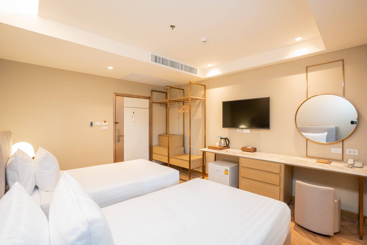 Away-Bangkok-Riverside-Kene-Room-11