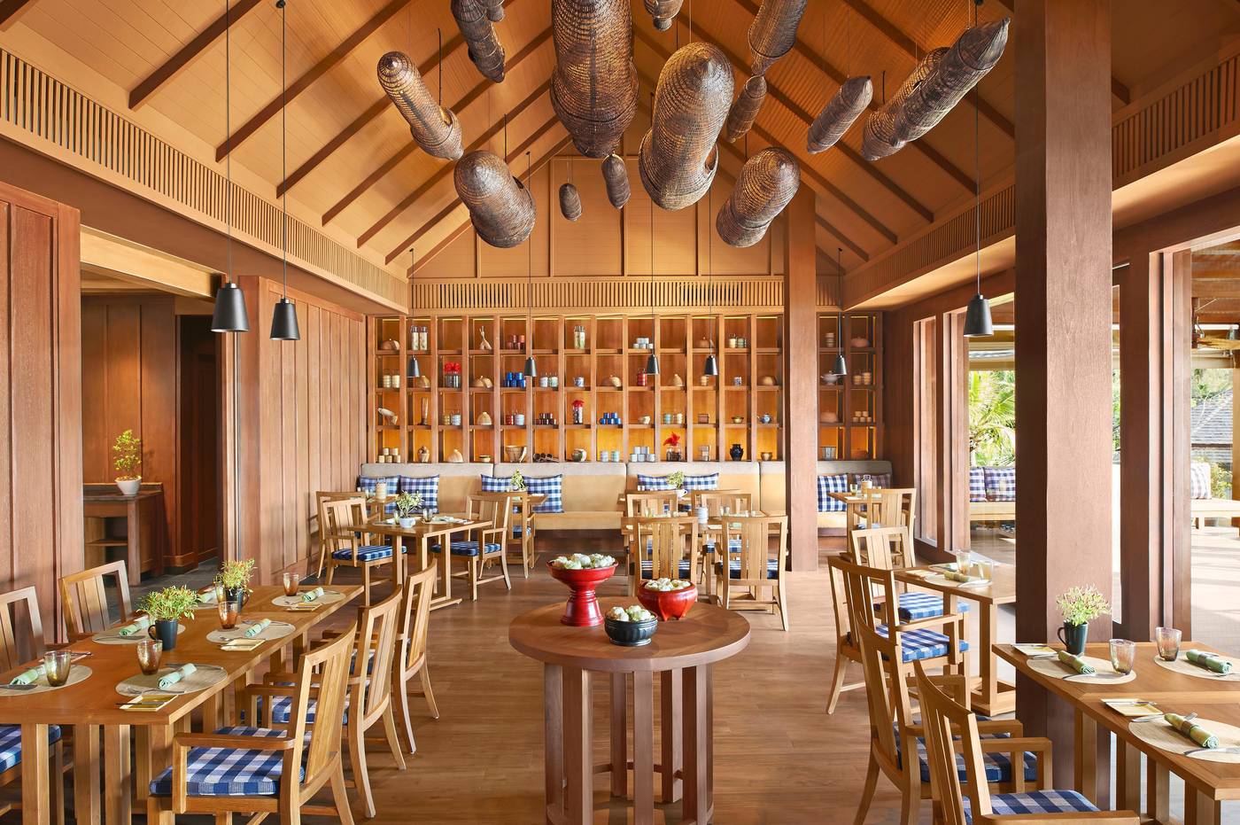 Anantara-Phuket-Layan-Resort---Spa-Restaurant-46