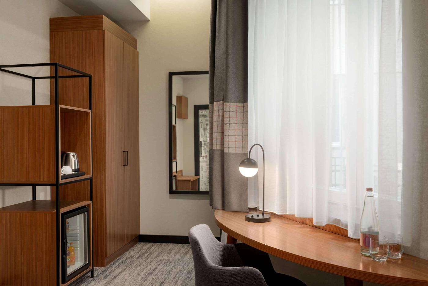 Ramada-By-Wyndham-Budapest-City-Center-Room-18