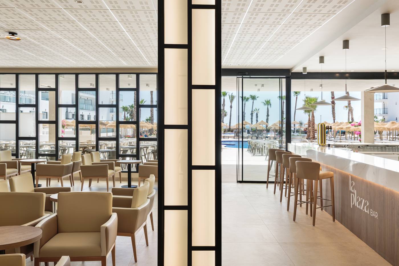 Best-Oasis-Tropical-Bar-59