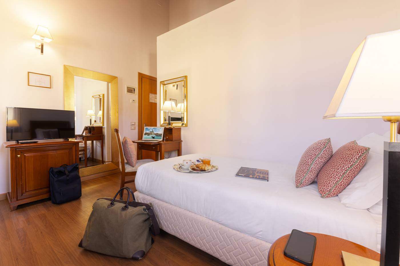 Venice-Resort-Airport-Hotel-Room-14