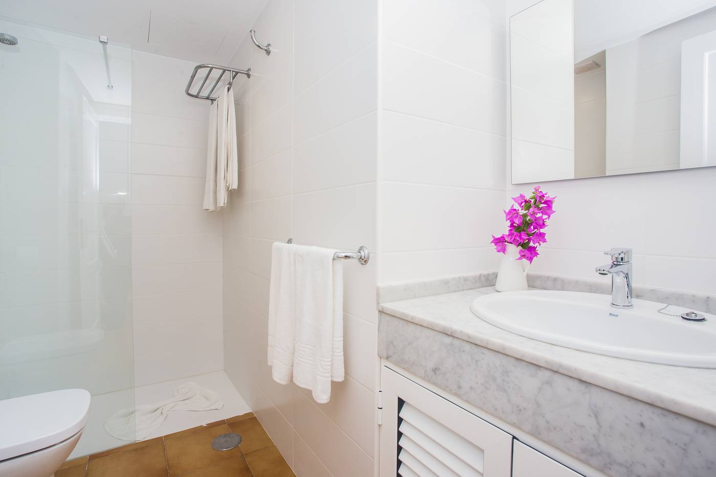 Los-Tulipanes-Room-36