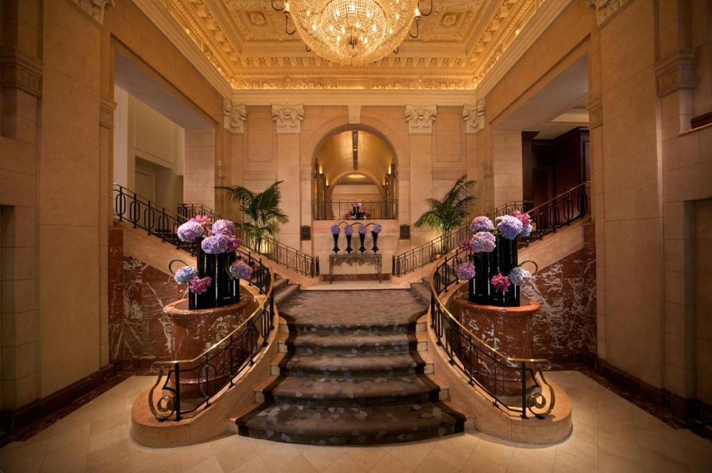 The-Peninsula-New-York-Lobby-12