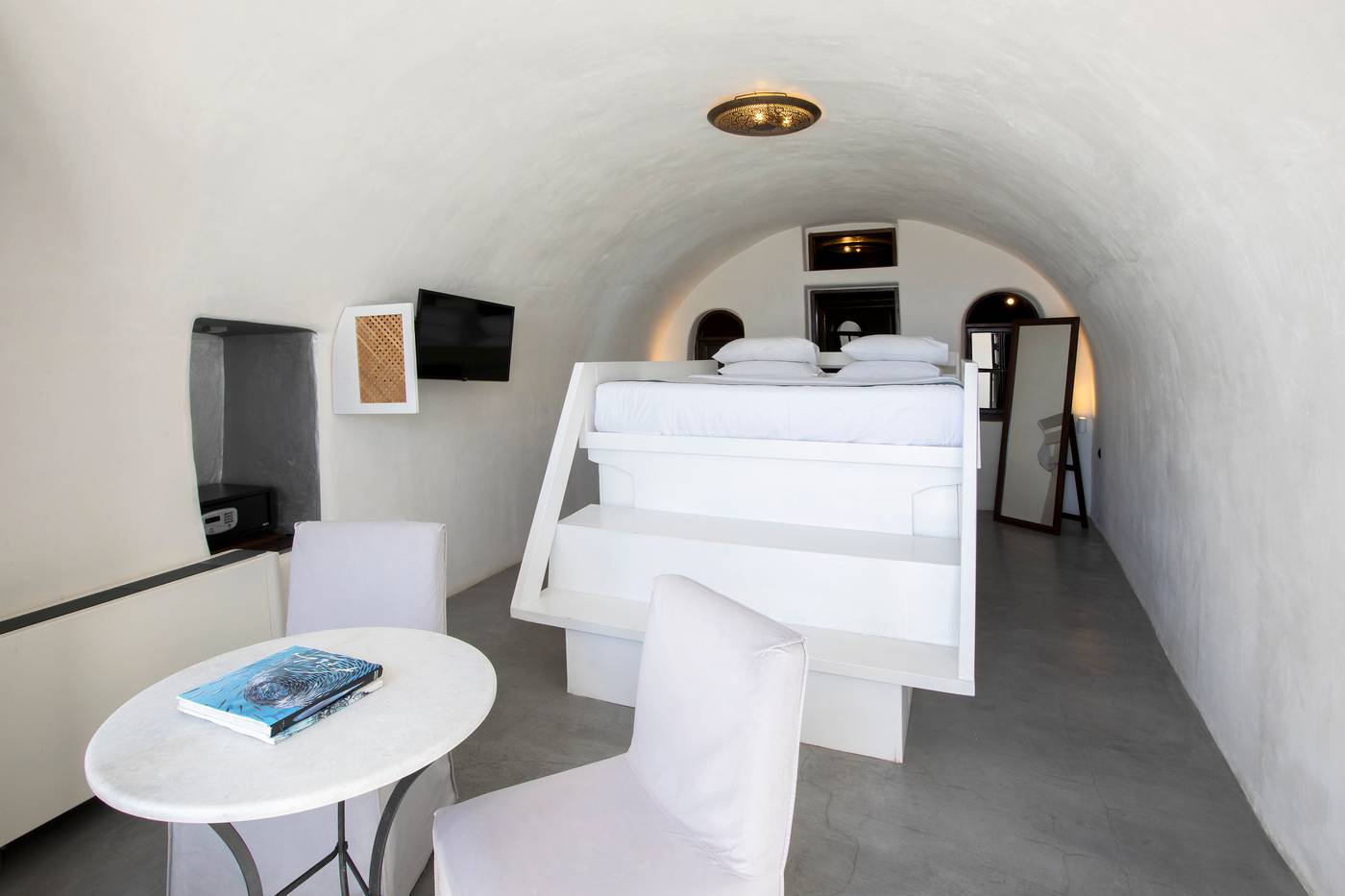 Ducato-Di-Oia-Room-13