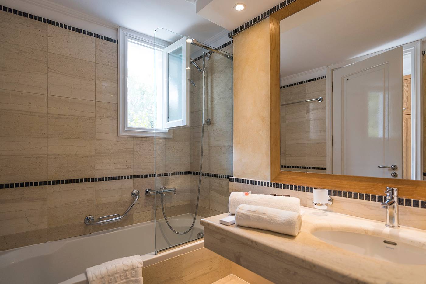 Mitsis-Ramira-Room-22