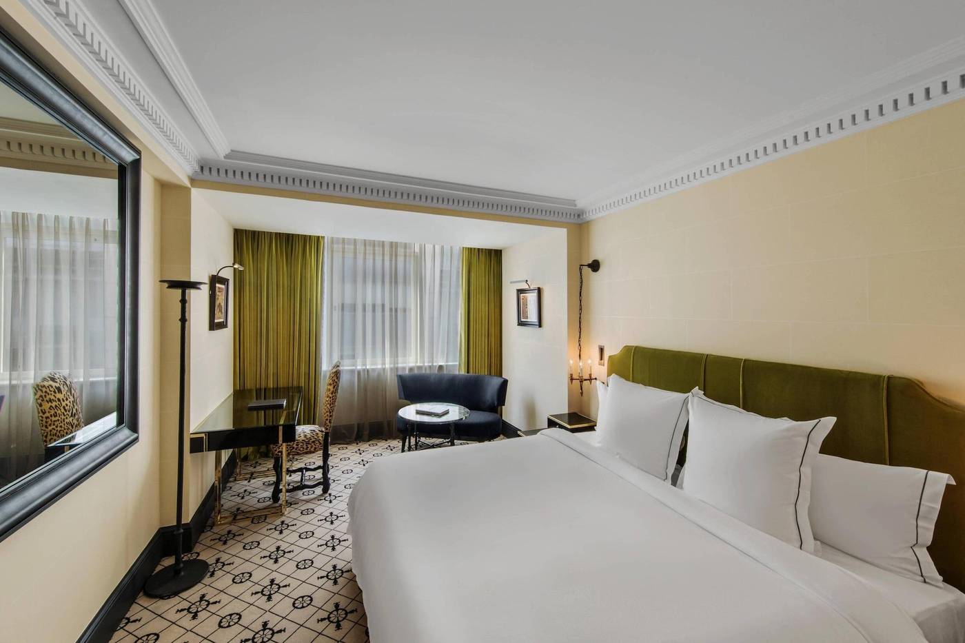 Hotel-de-Berri-Champs-Elysees--a-Luxury-Collection-Hotel--Paris-Room-50