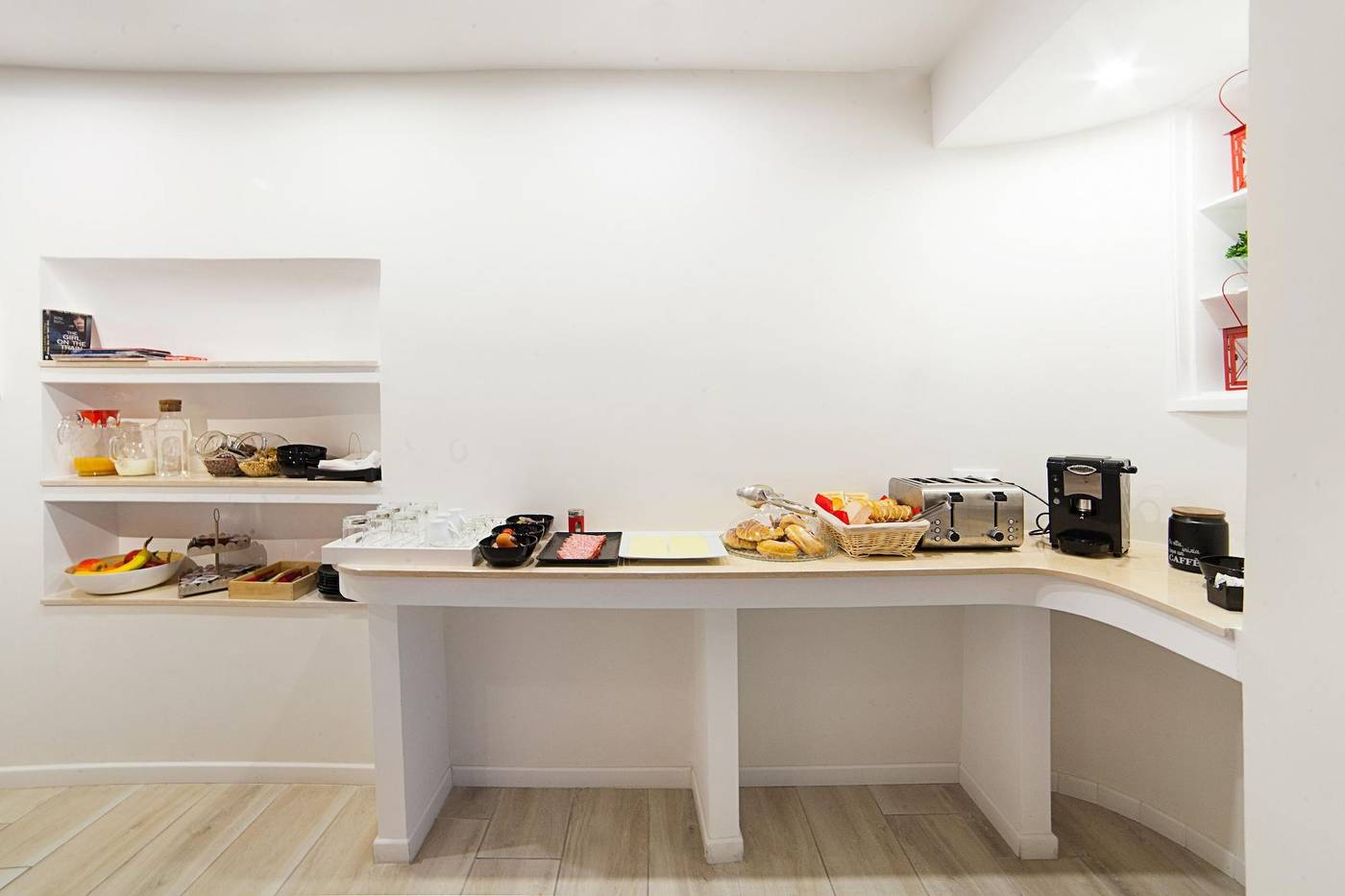 Dada-Suites-Restaurant-8