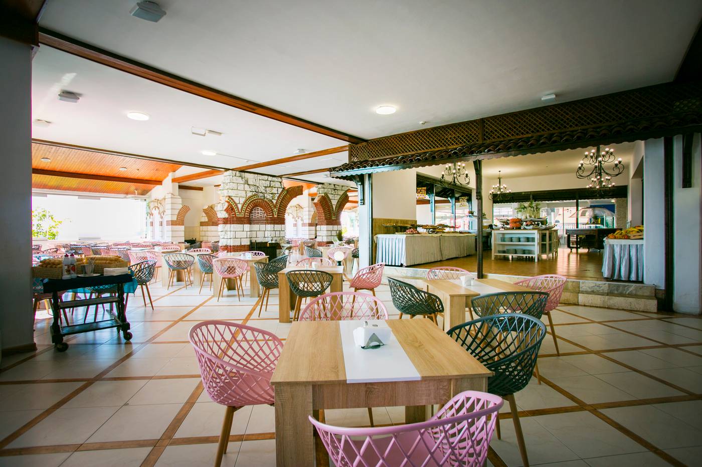 Elenite-Holiday-Village-Restaurant-38