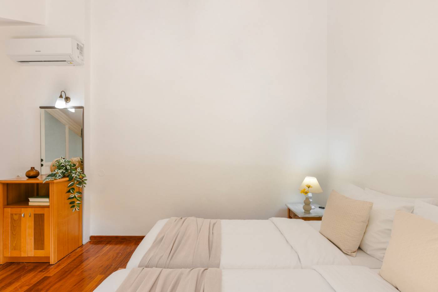 Century-Resort-Apartments-Room-57