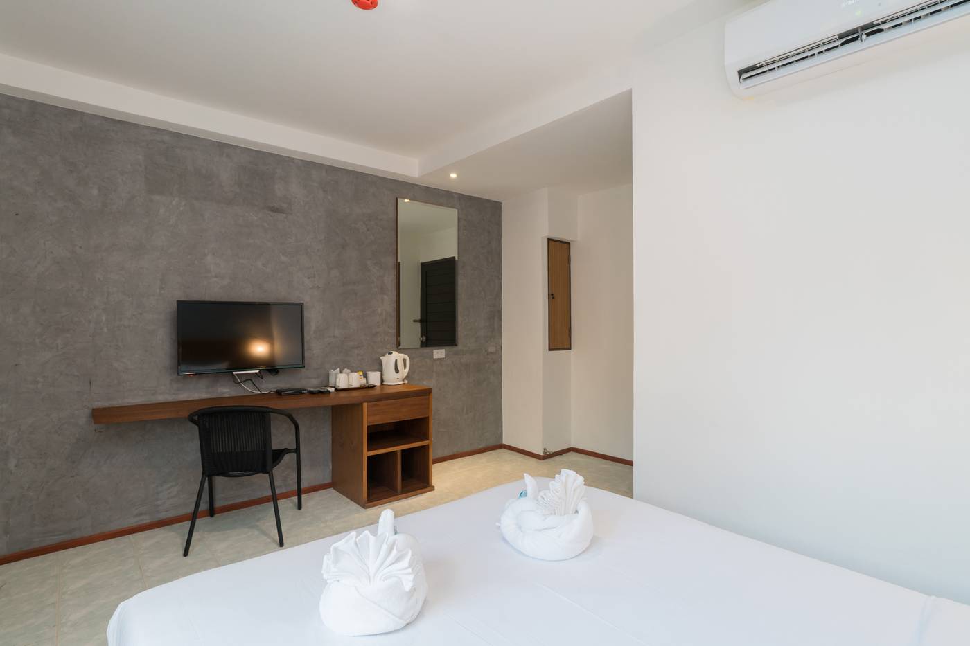 Patong-Swiss-Room-33