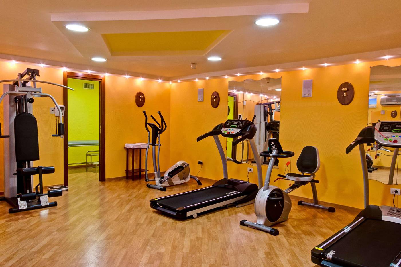 Best-Western-La-Solara-Sports-and-Entertainment-71