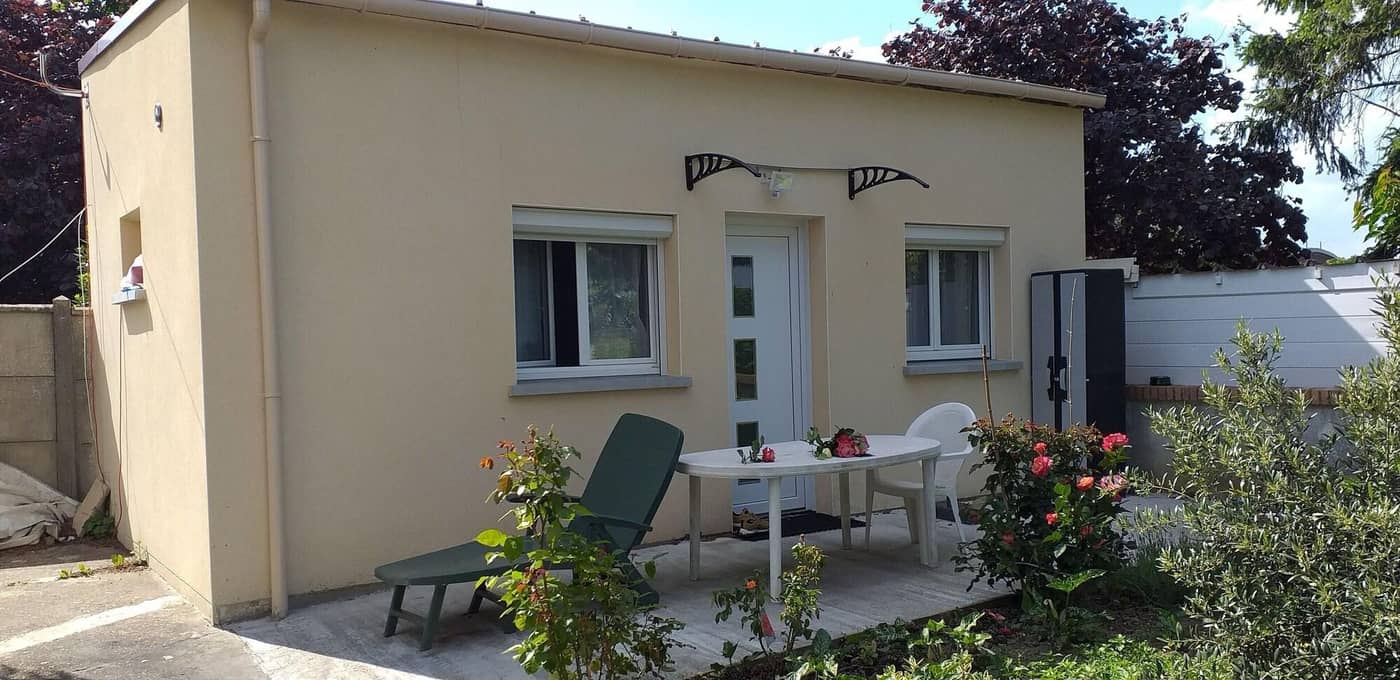 Chambre Du Jardin Fleuri-France-SAINT-AUBIN-LES-ELBEUF-Room-10