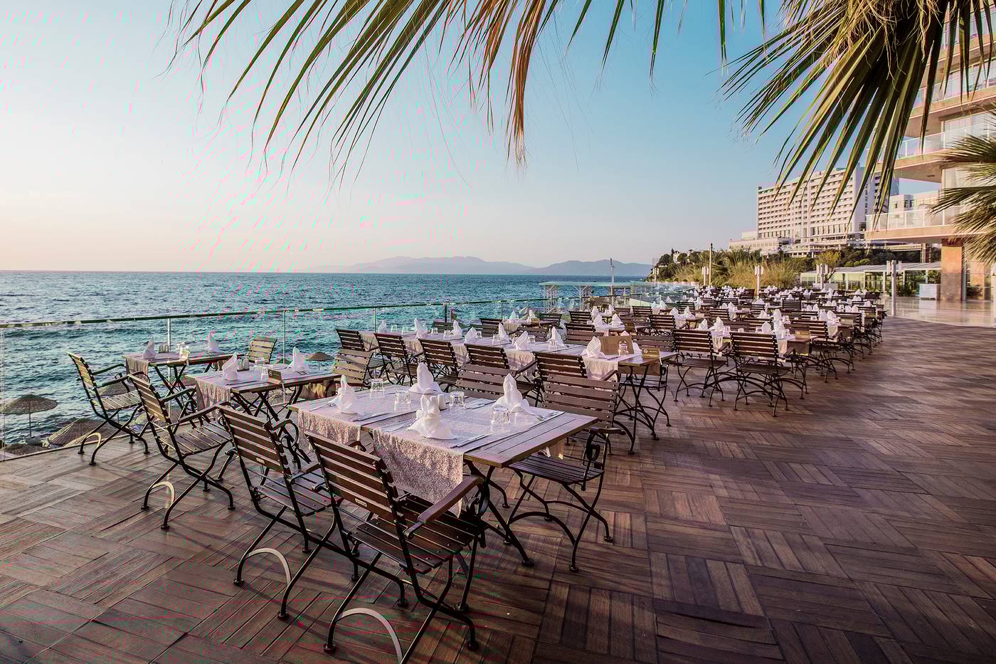 Charisma-De-luxe-Restaurant-52