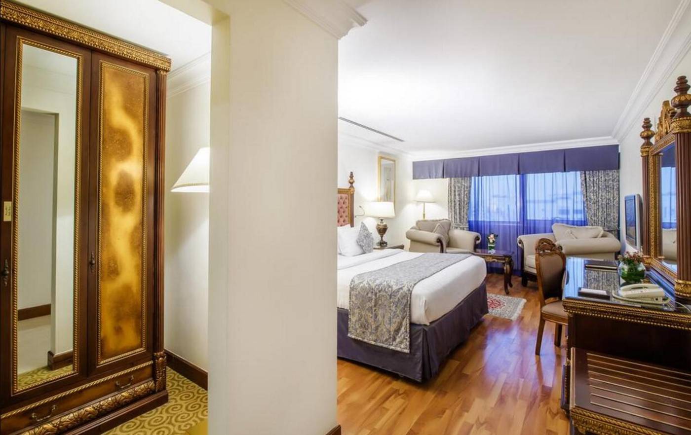 Grand-Excelsior-Bur-Dubai-Room-15