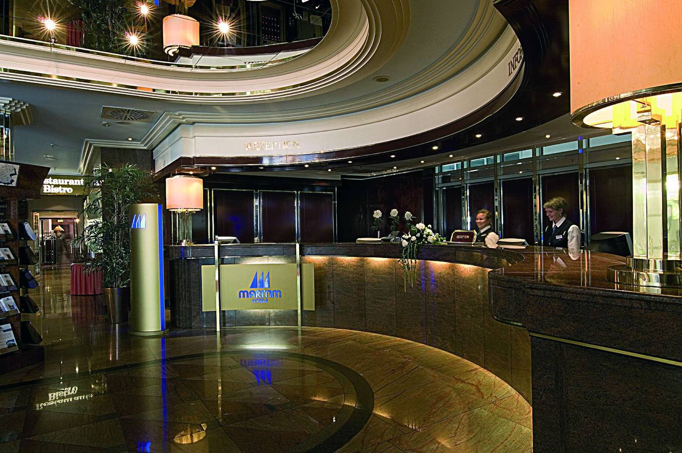 Maritim-Hotel-Munchen-Lobby-8