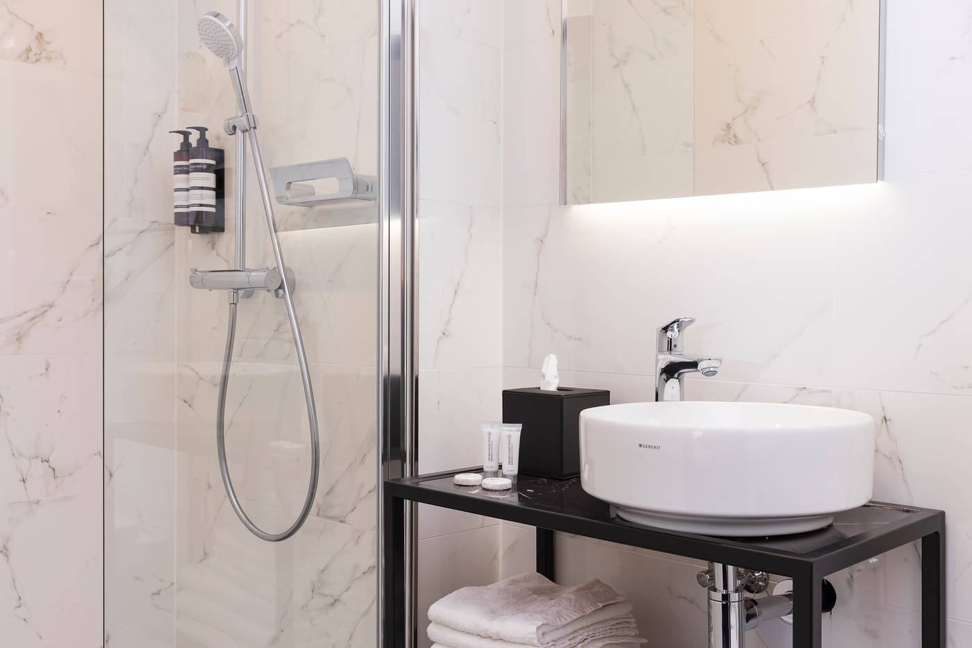 Huygens-Place-Room-43