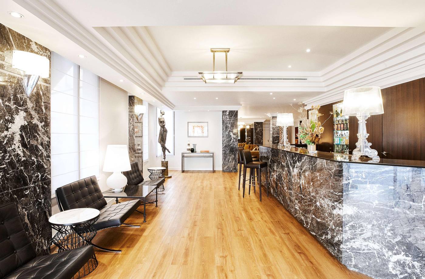 Plaza-Tour-Eiffel-Lobby-6