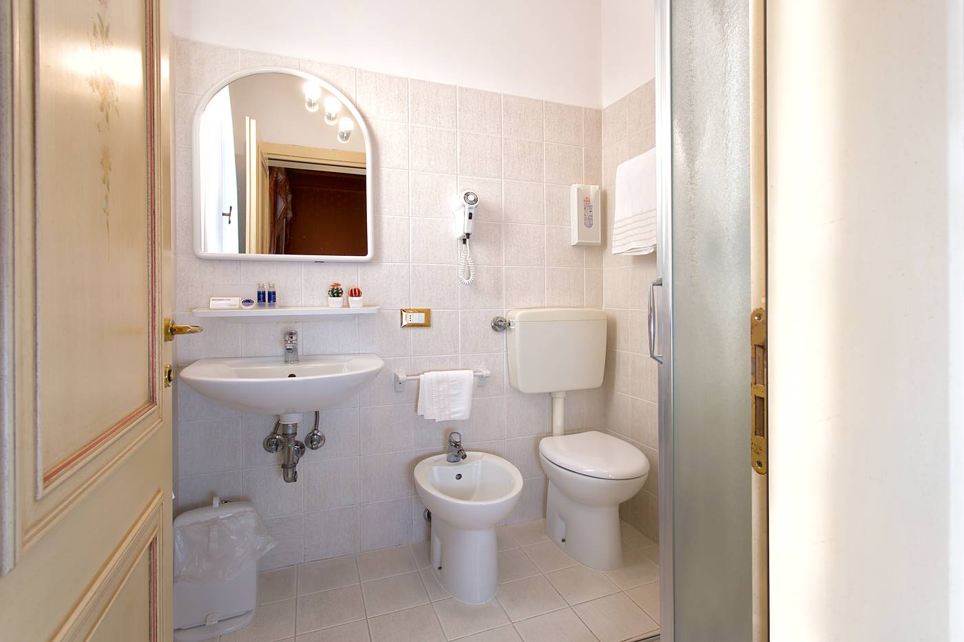 Hotel-Conterie-Room-34