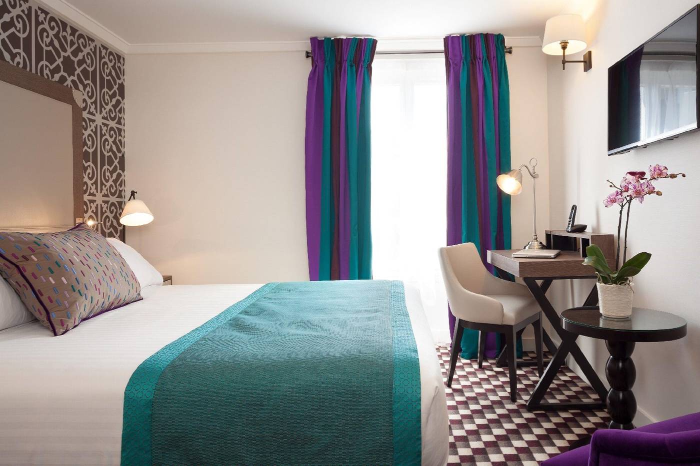 Phileas-Lazare---Spa-Room-37