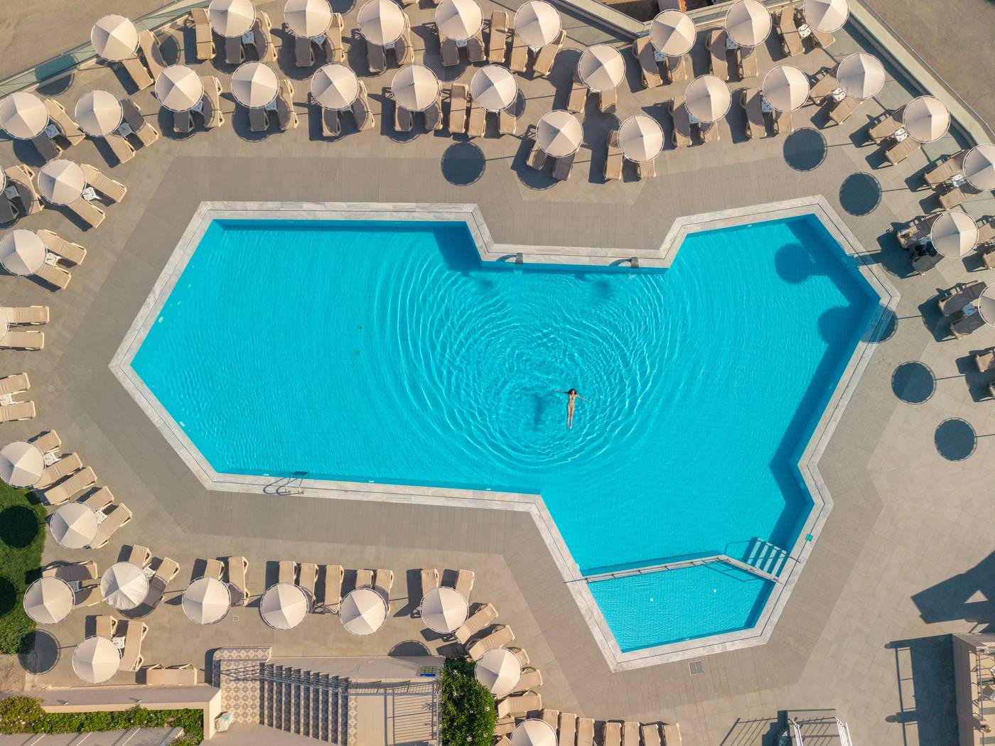 Themis-Beach-Hotel-Pool-7
