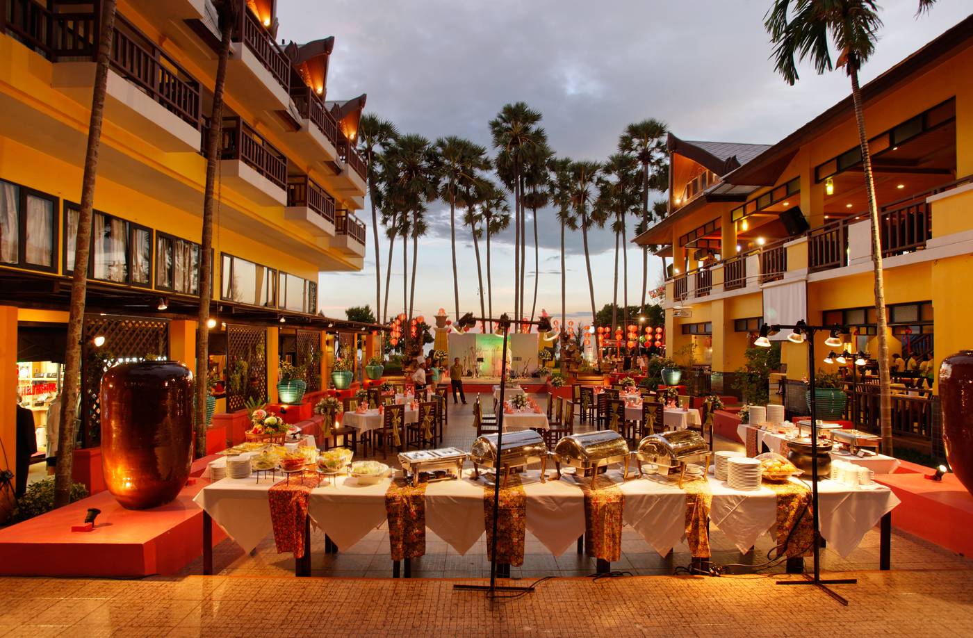 Woraburi-Phuket-Resort---Spa-Terrace-10