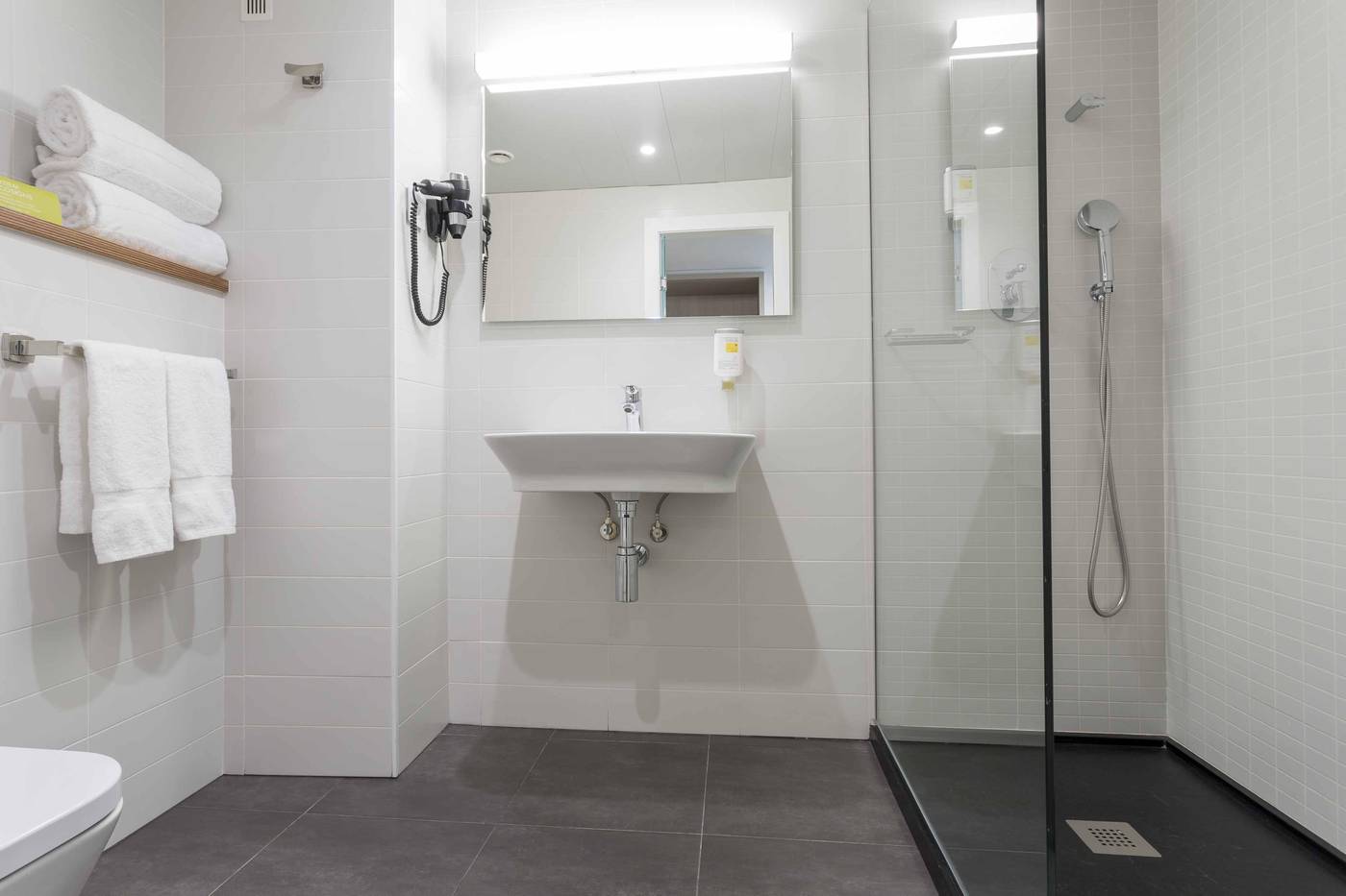 Artiem-Madrid-Room-17