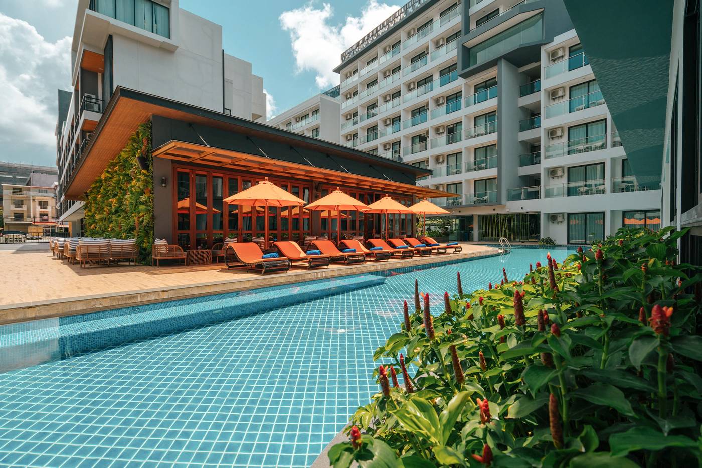 Wekata-Luxury-Pool-3