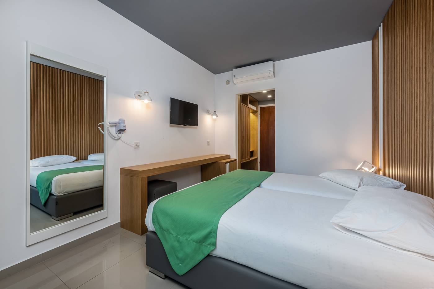 Hotel-Zeus-Room-18