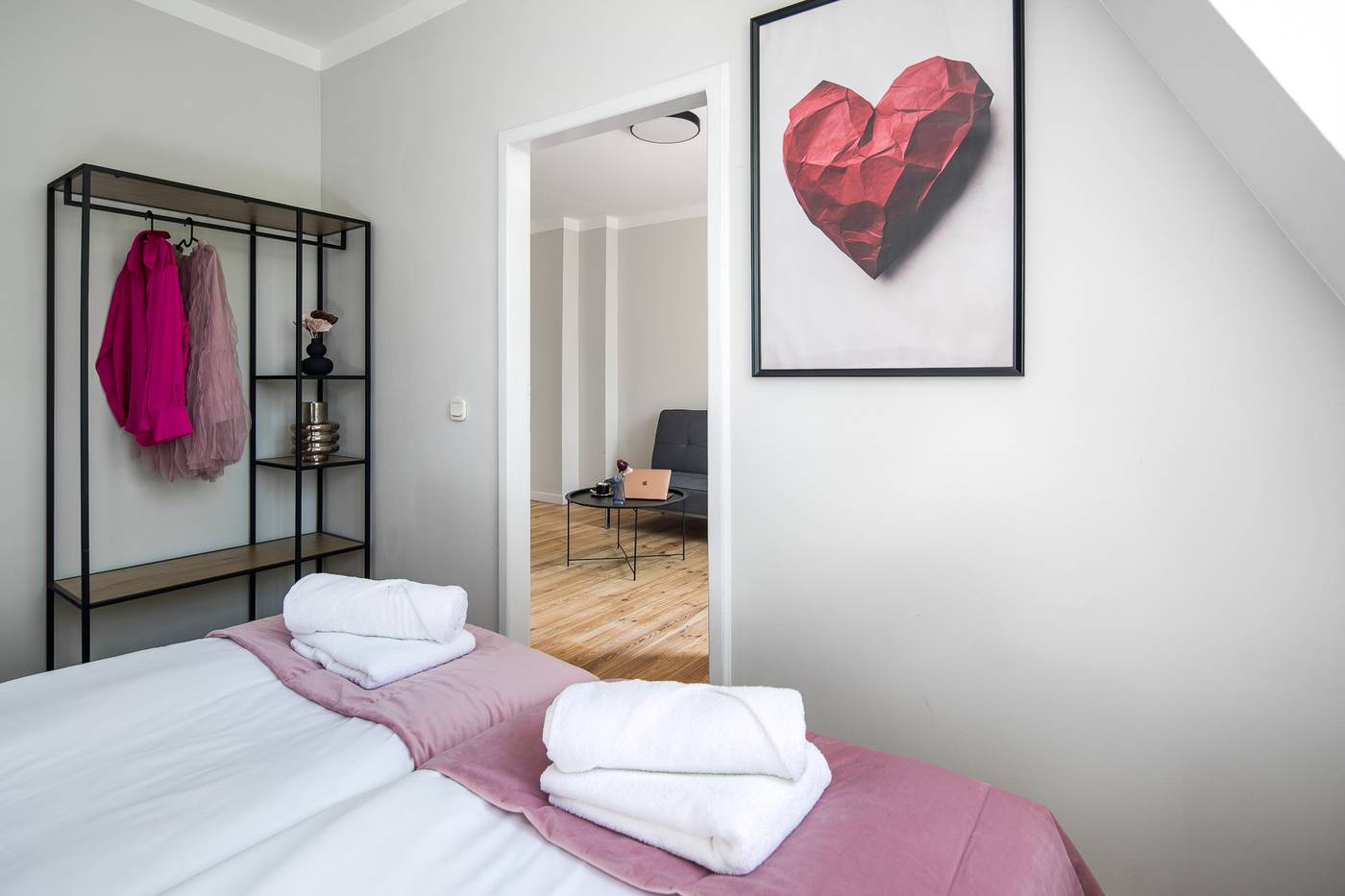 Green-Avenue-Apartments-Room-45