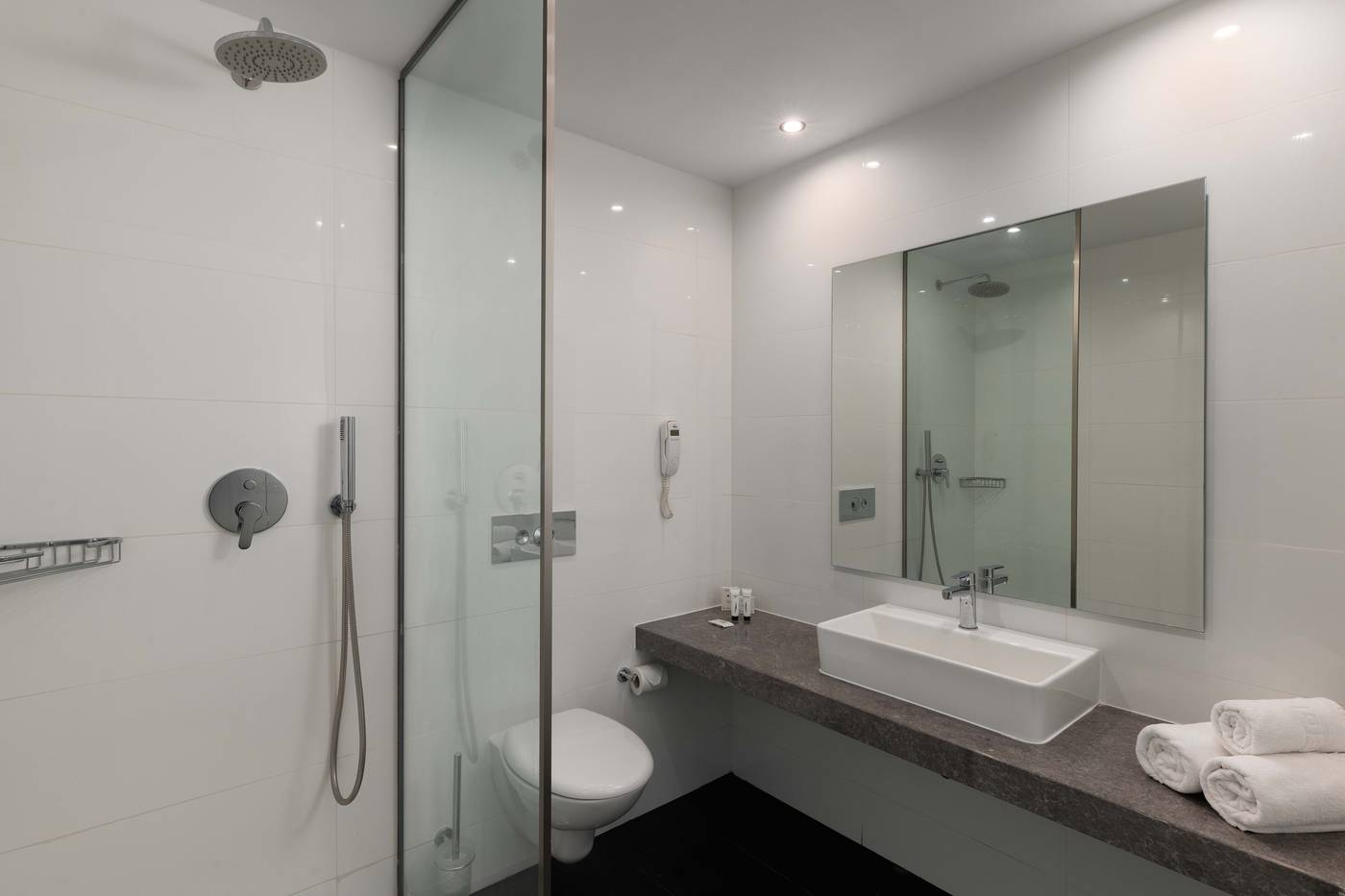 Virginia-Family-Resort-Room-40