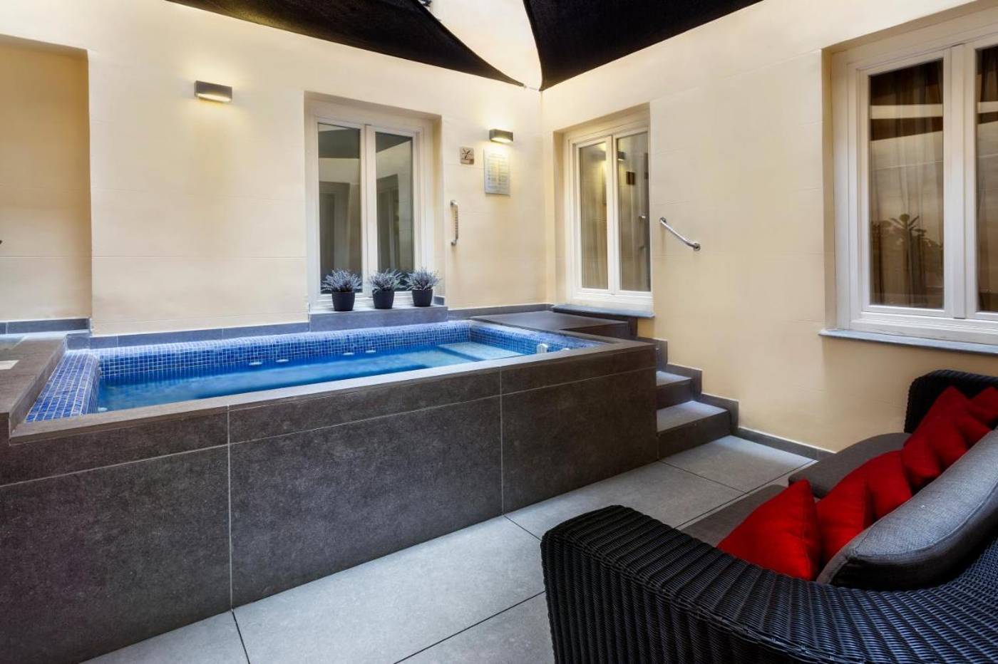 Catalonia-Plaza-Mayor-Pool-9