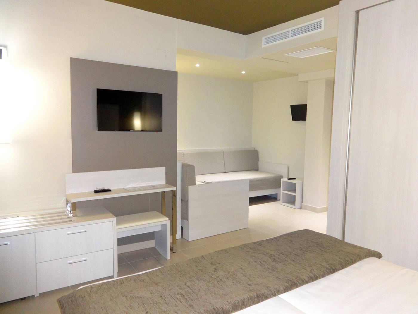 Augustus-Hotel-Room-27