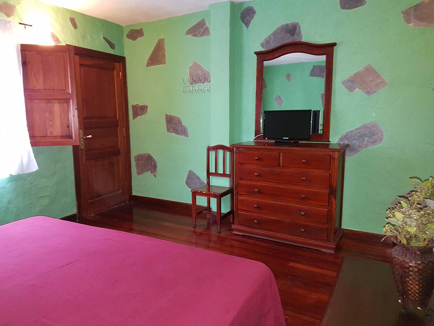 Fonda-Central-Hotel-Room-8