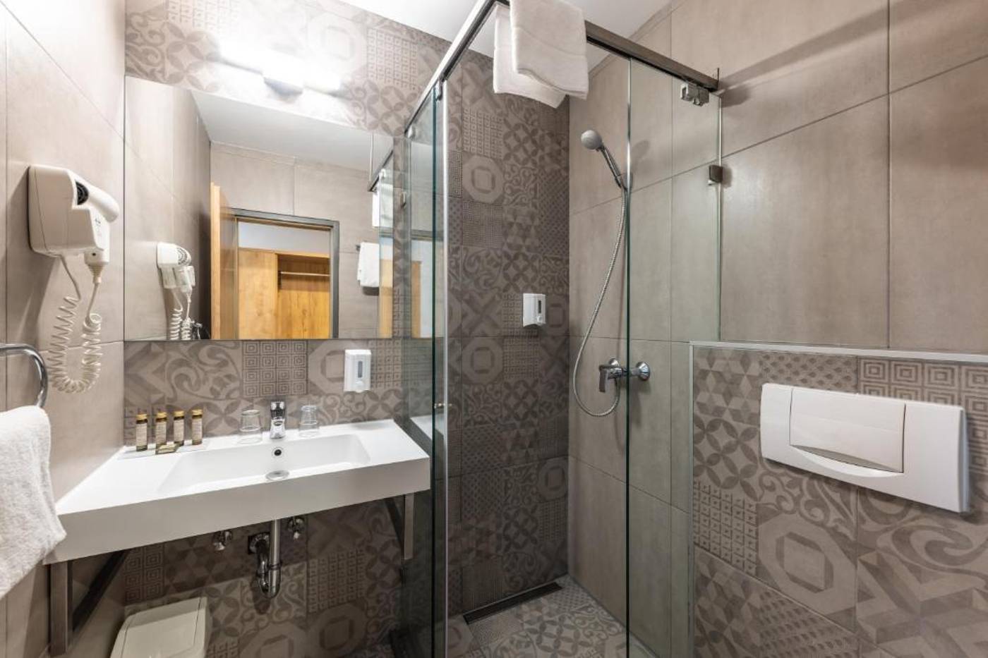 City-Hotel-Ring-Room-19